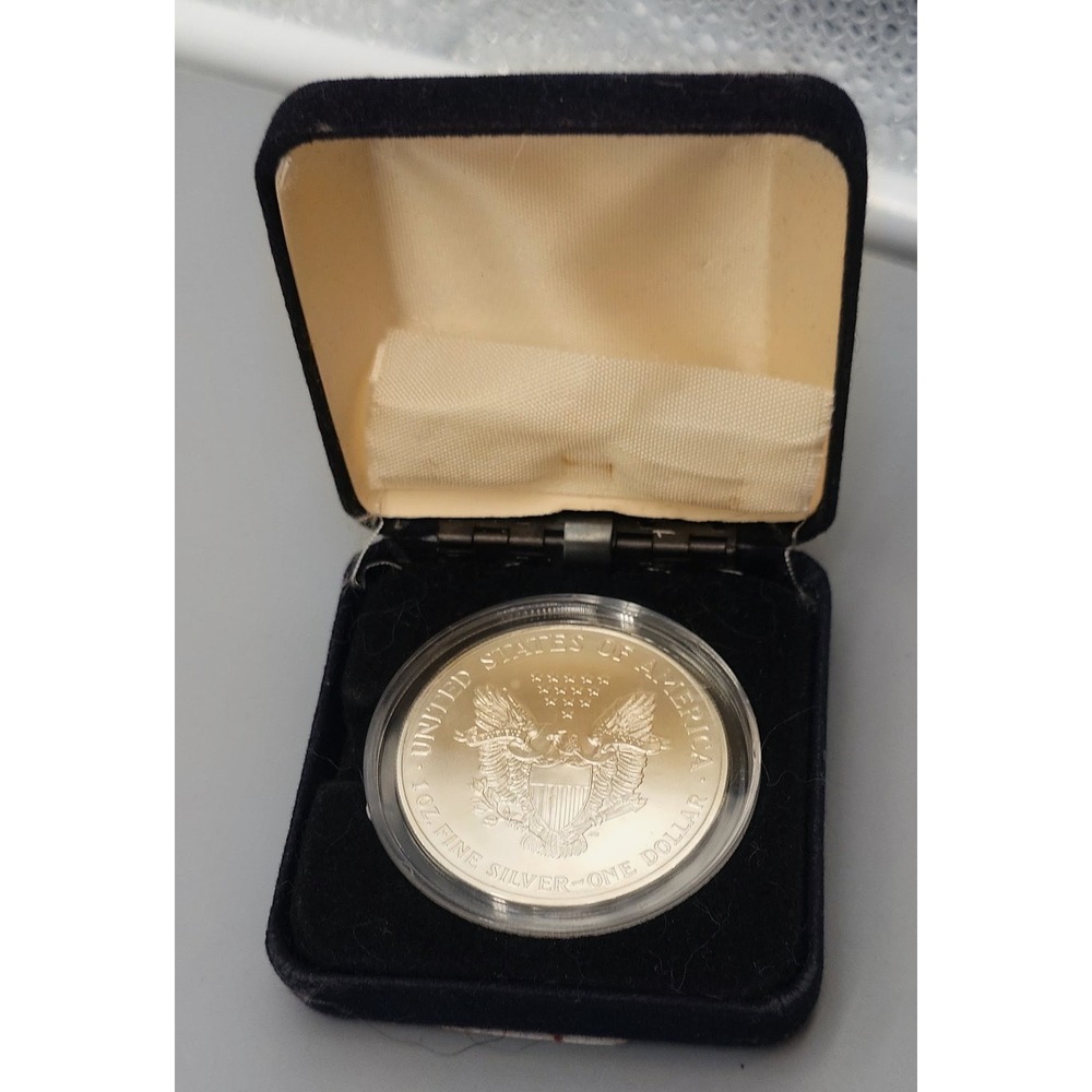 US Mint 1999 Colorized American Eagle 1oz Silver Dollar Coin [GNH024054] - Picture 2 of 2